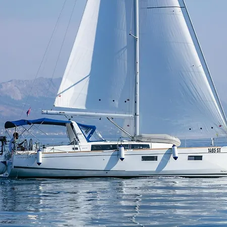 Beneteau Oceanis 38.1.- Anima Maris Ii