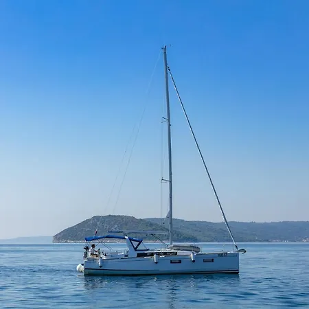 Beneteau Oceanis 38.1.- Anima Maris Ii 보트호텔 *