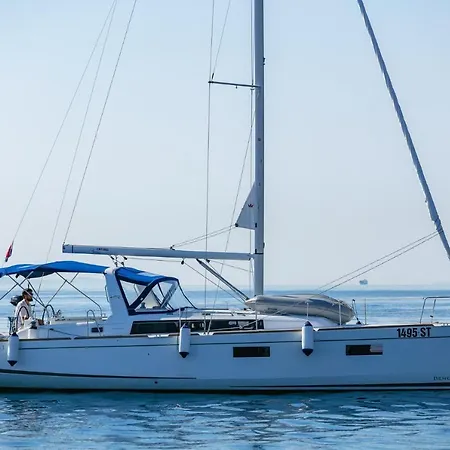 Beneteau Oceanis 38.1.- Anima Maris Ii 보트호텔 *